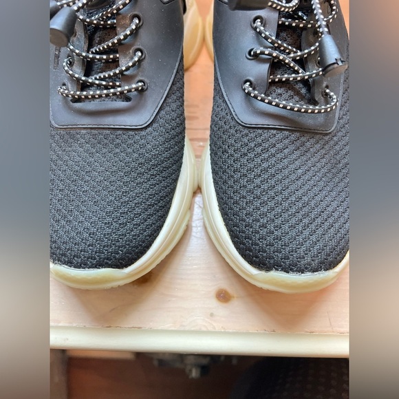 Steve Madden Slip On Size 8M Black W/ Chartreuse Grosgrain Ribbon On Back - Picture 3 of 9